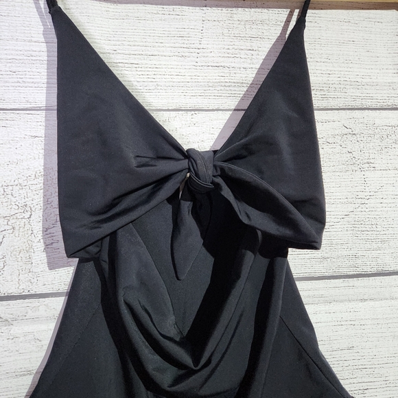 Wilfred by Aritzia Elegant Black One-Piece Swimsuit, Size M - Picture 3 of 7